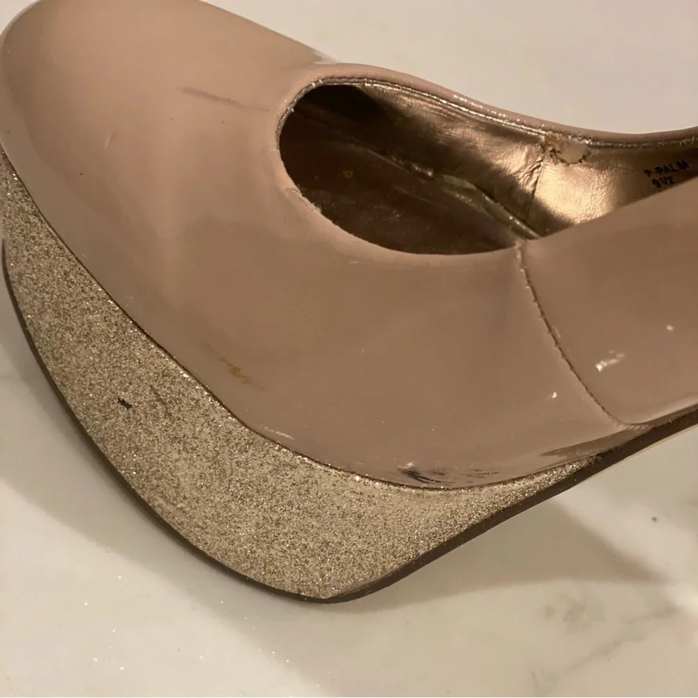 Steve Madden Patent Leather Nude Tan Studded Platform Studded Shoes Heels 9.5